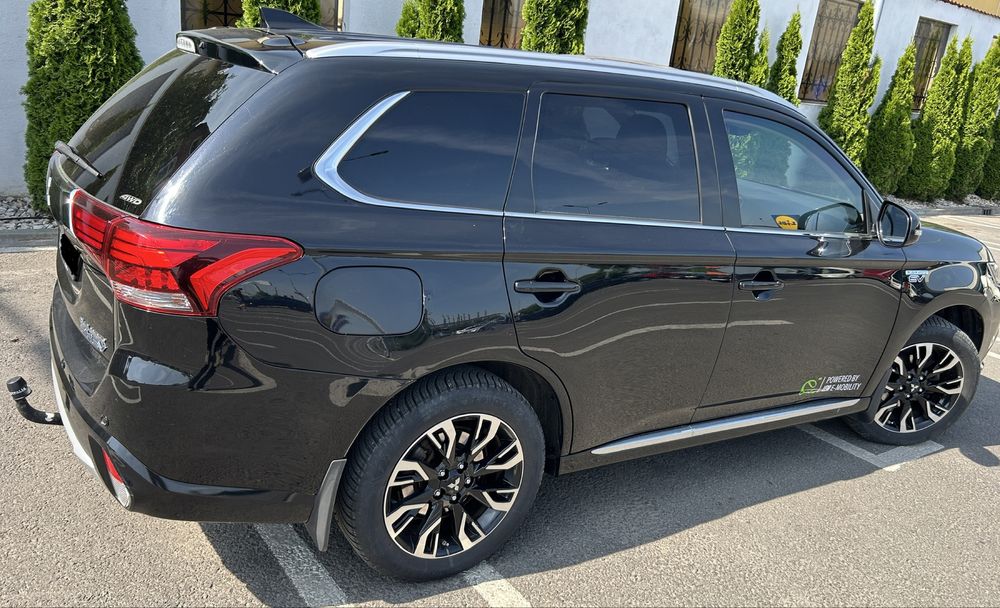 Mitsubishi Outlander 2.0 hibrid plug in