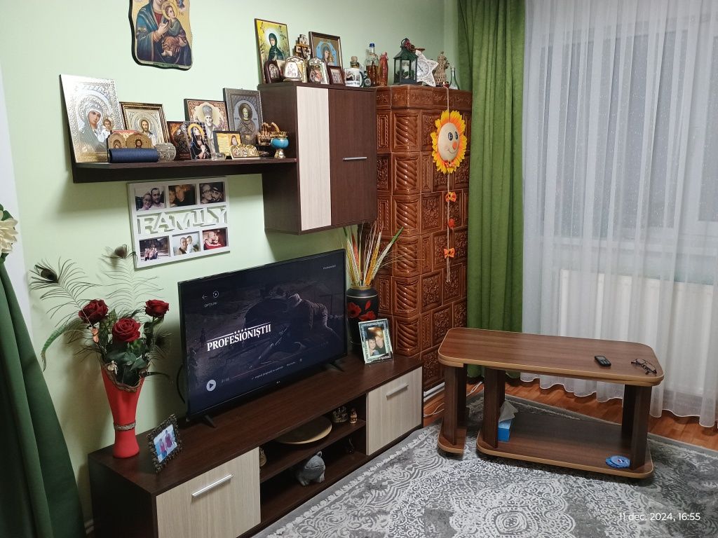 Vând apartament.