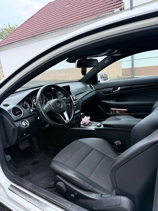 Mercedes benz c 220 coupe