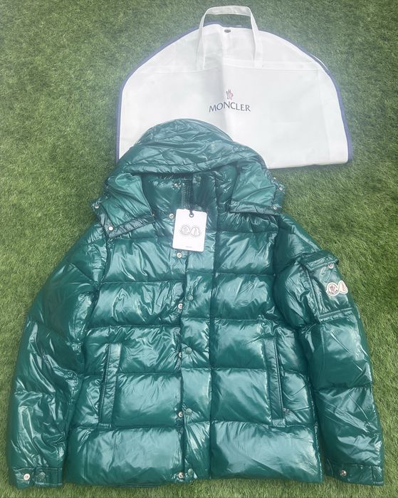 Geaca de iarna cu puf M.O.N.C.L.E.R marinea 4(M-L)