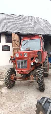 Vând tractor u651