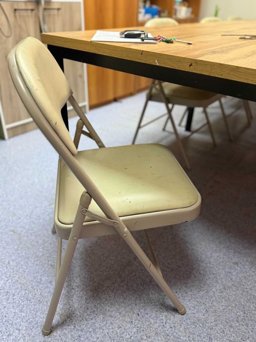 Продам стулья для дачи