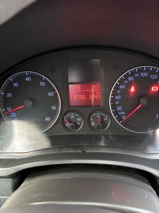Vând , pentru ca am nevoie de numerele masinii!