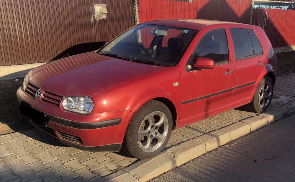 Dezmembrez VW Golf4 1.6 benzina