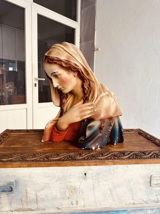 Гипсова статуя на Дева Мария от 60-те