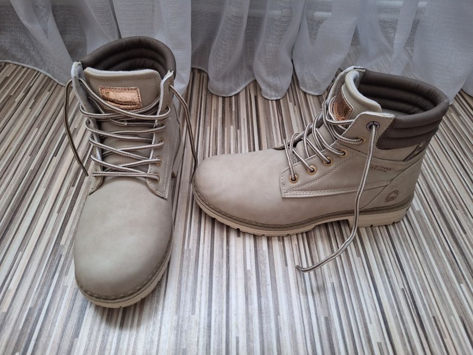 Ghete noi Seven Oaks mărime 38.