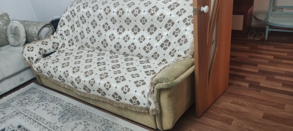 Продам диван с креслом