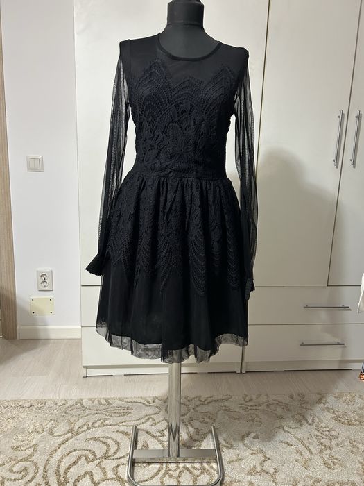 Rochie eleganta seara, stare foarte buna.