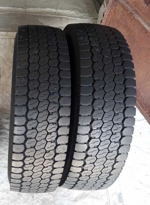 2 Тежкотоварни гуми 205/75R17.5 Pirelli Triathlon TR:01 124/122M 12PR