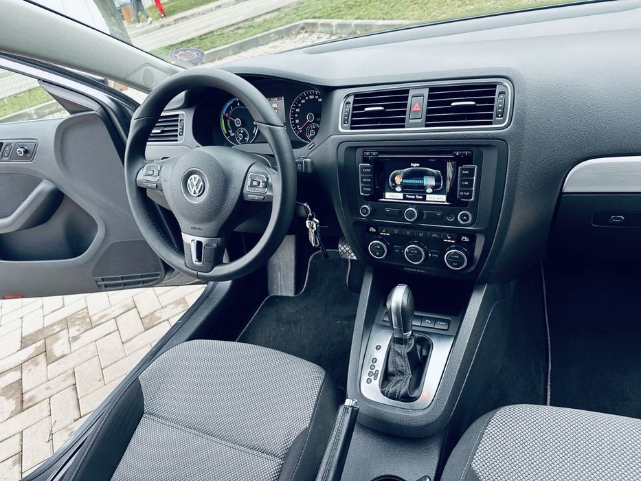 VW Jetta Hibrid, an 2013, 223.000+ km, DSG, 1.4 TSI 177 CP; euro 6