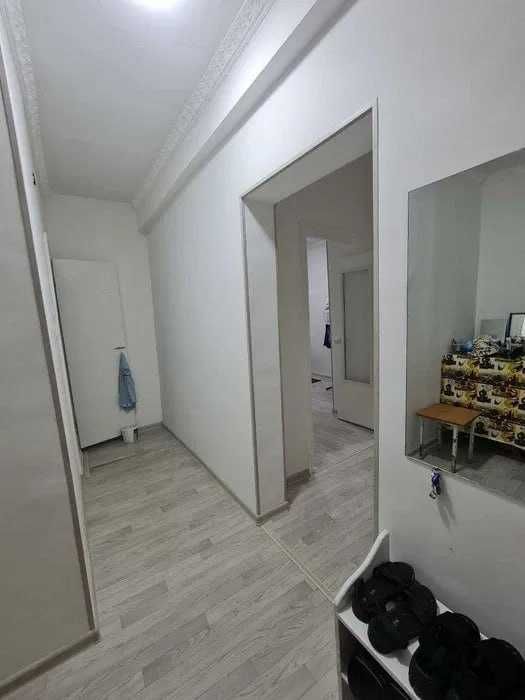 Kvartira sotiladi 2 xonalik (2/2/12) metro oldida Yashnobod tumani