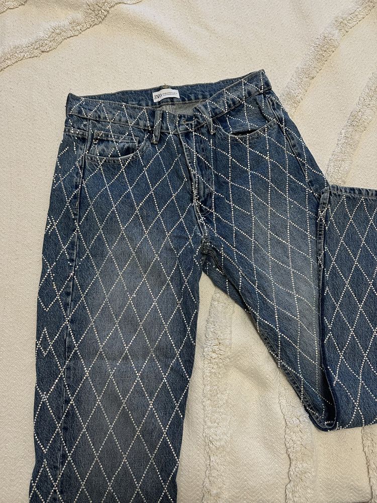 Дънки с камъни Zara