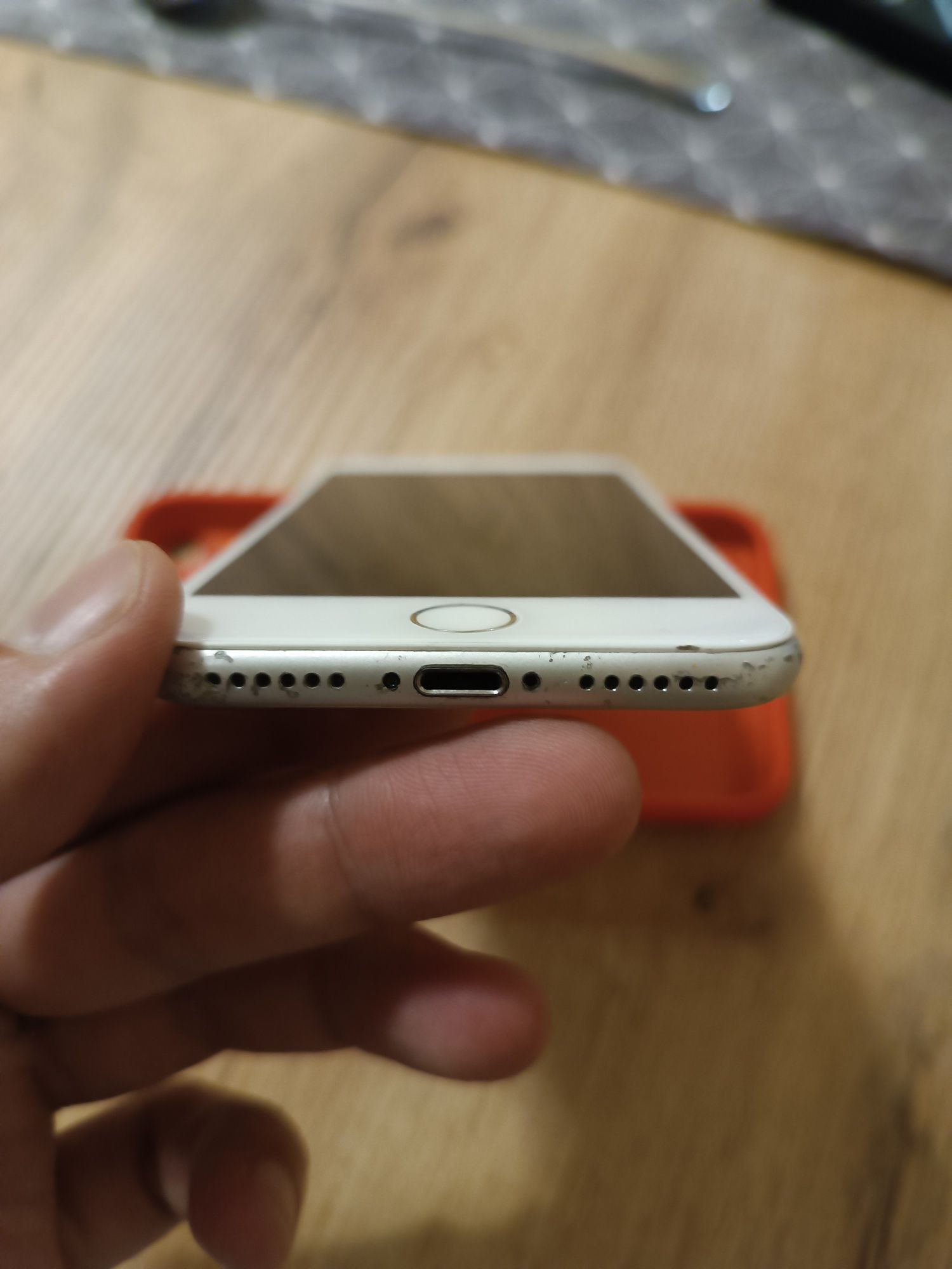Iphone 7 заключен