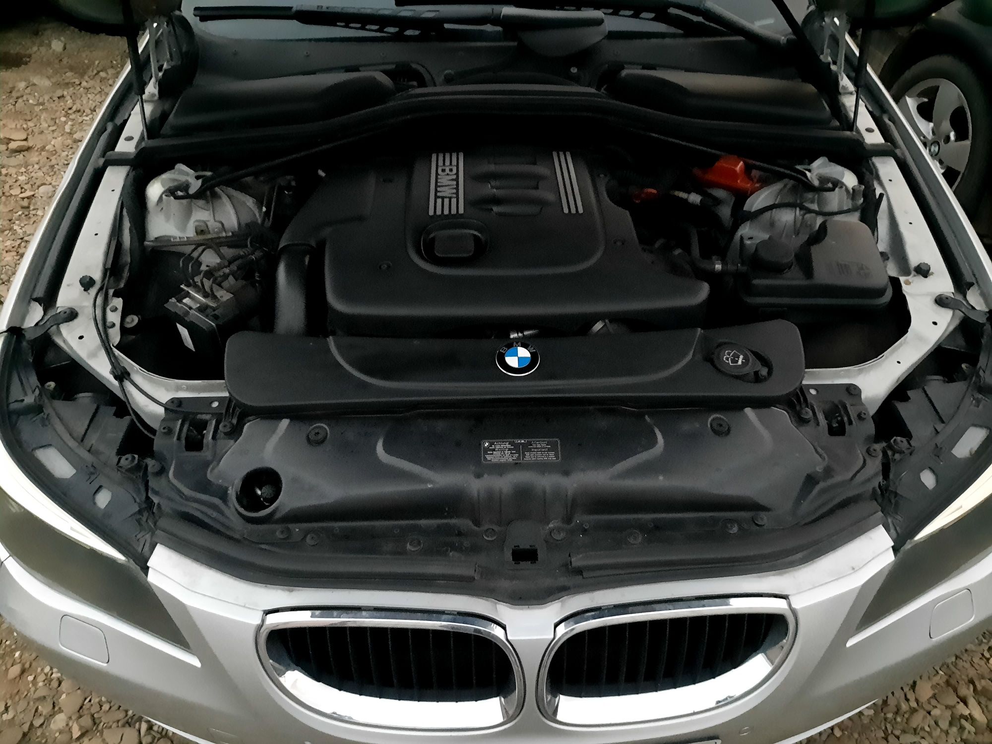 Dezmembrez bmw e60 2.0 163 cp