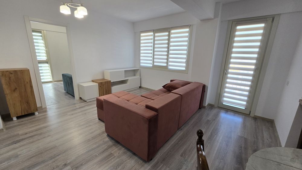 Închiriere apartament 3 camere • 75 mp • 2 băi • Etaj 5 • Loc parcare