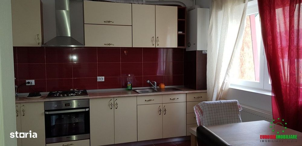 Apartament cu 4 camere de inchiriat zona Calea Poplacii
