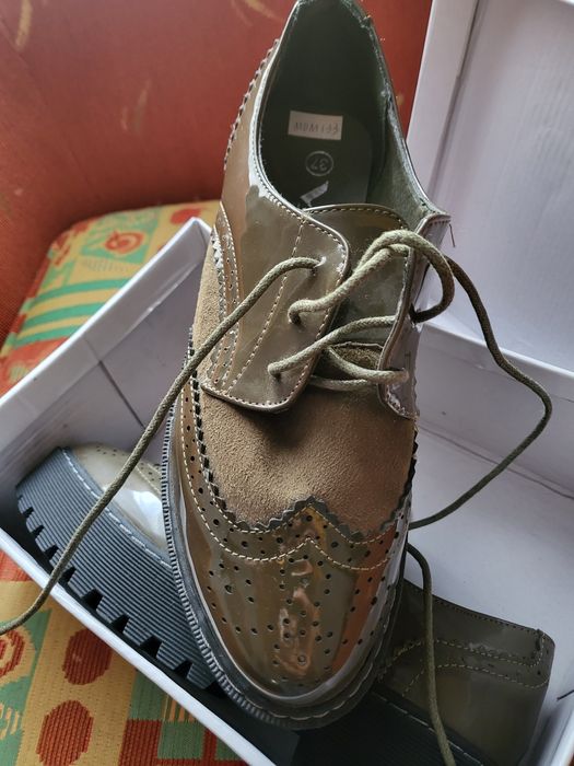 Vând pantofi casual dama