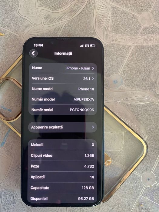 Vând iPhone 14 are și cutie