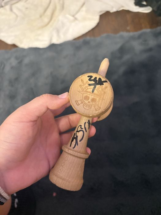 vand kendama semnata de Ktusa/sergiu(tatalui lui)/bisoi/mocioiu