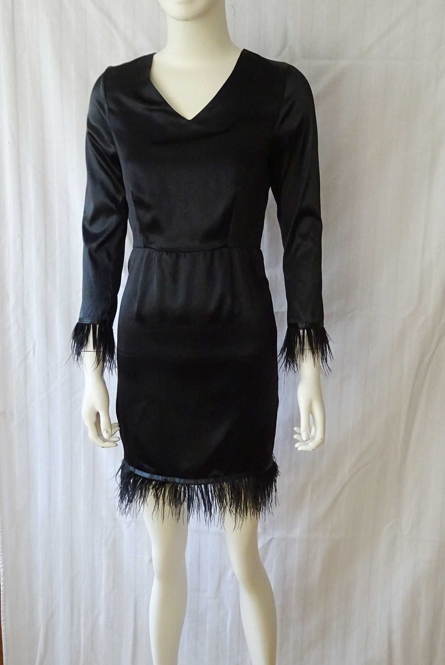 дамска рокля от естествена коприна с пера