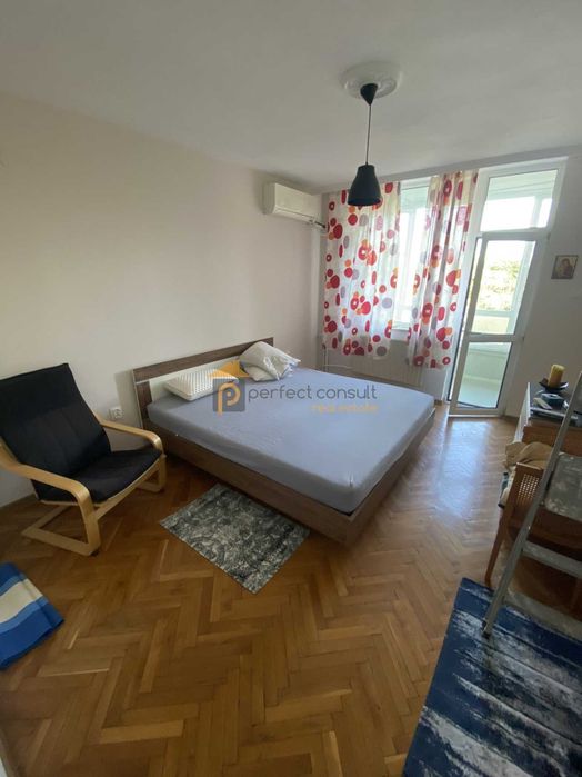 Продава се Двустаен апартамент в Пловдив, Център - 90 кв.м за 5 €/кв.м - Снимка #3