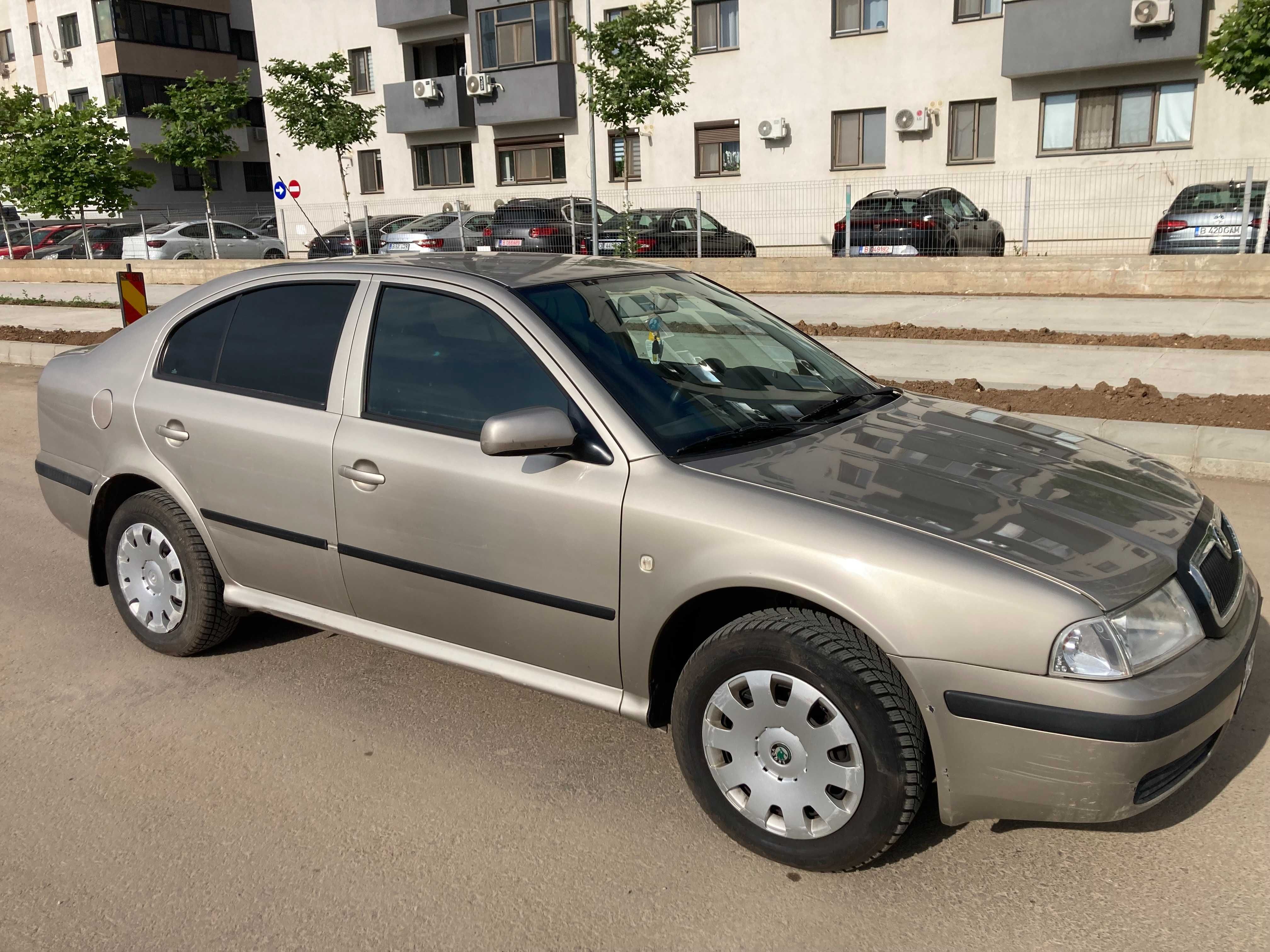 Skoda Octavia Tour 1.6 anul 2006