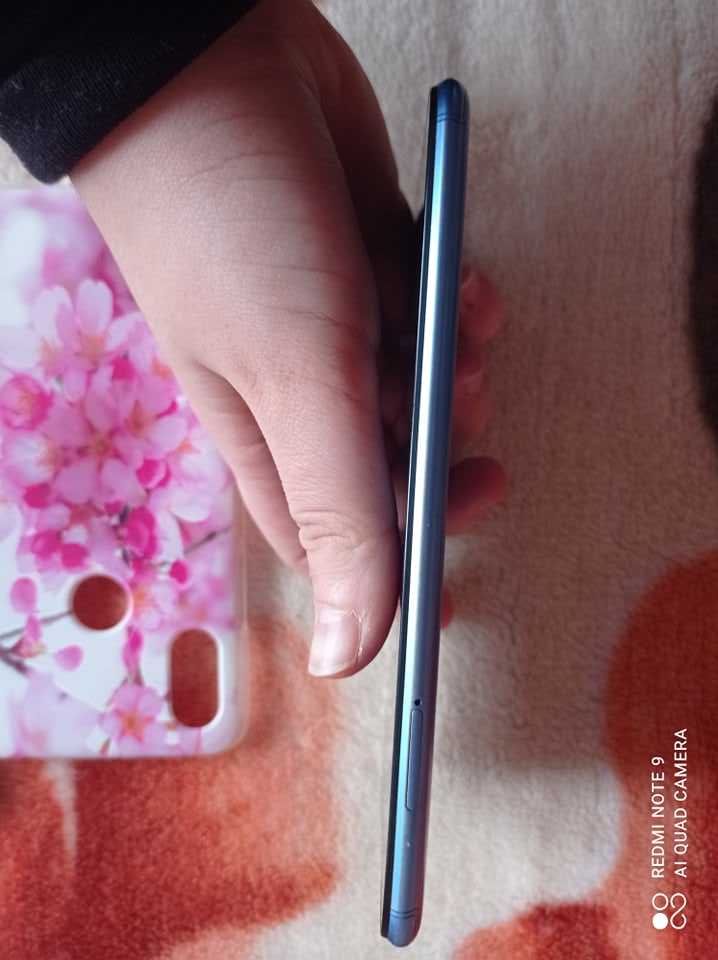Телефон Xiaomi Redmi S2 32GB с различни видове нови калъфчета
