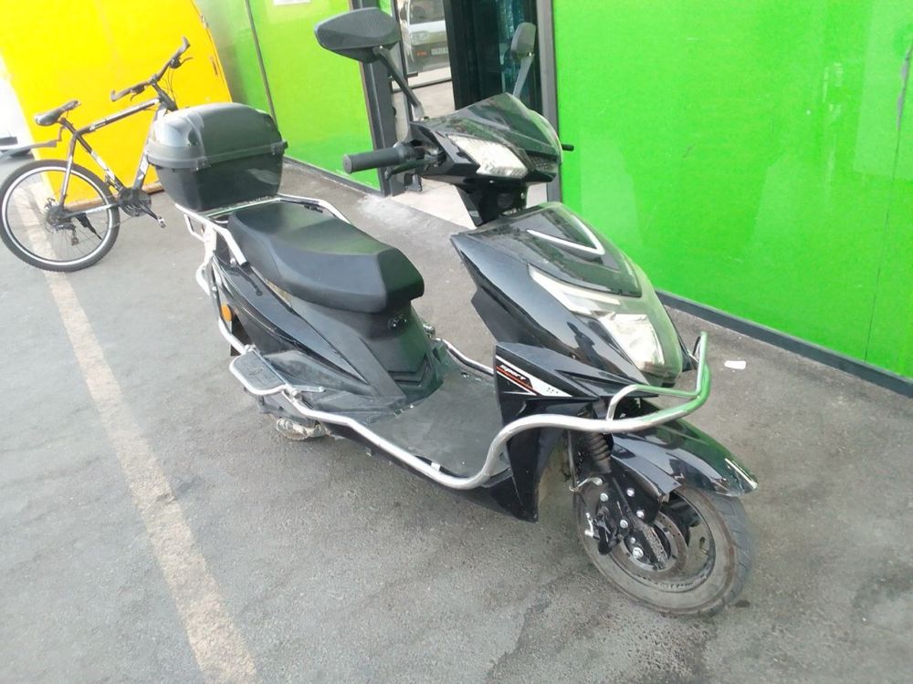 Skuter elektron sotiladi 5 mln kamini gaplashamiz