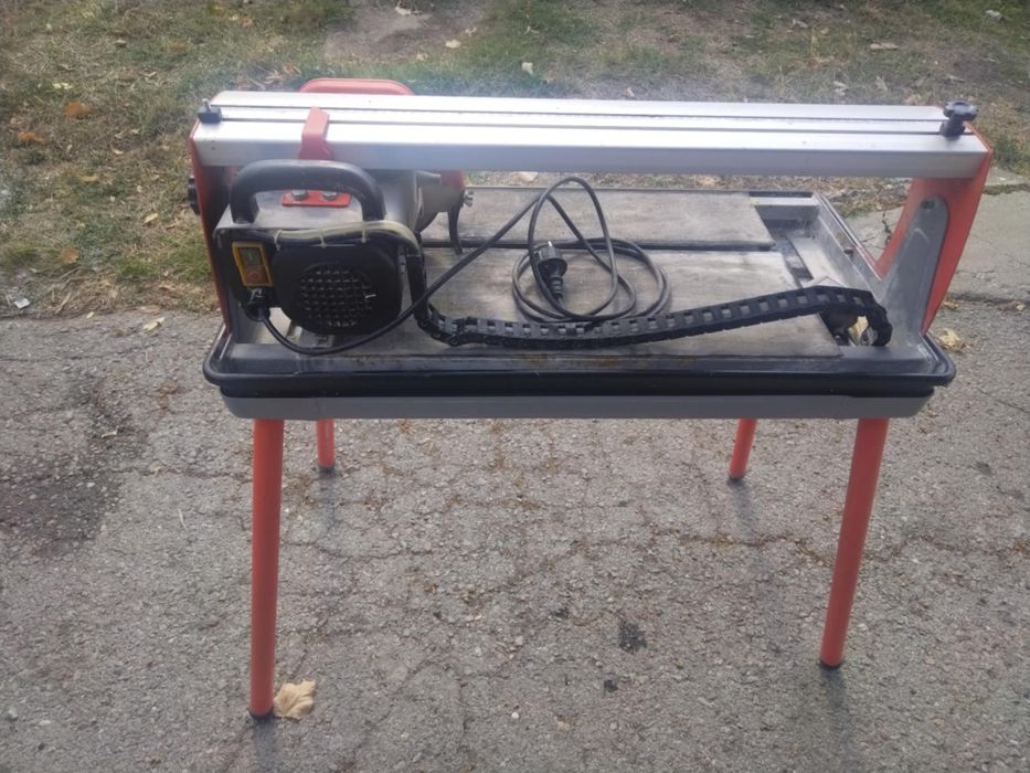 EINHELL TPR 200/2 машина за водно рязане на плочки, фаянс, теракот.
