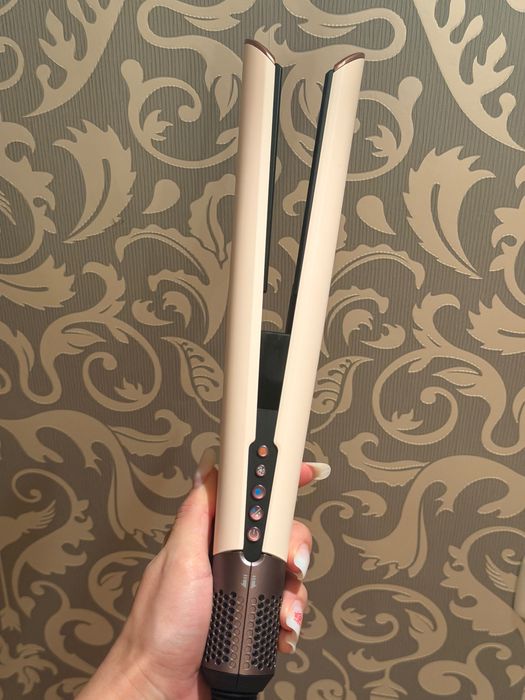 Vând placă Dyson Airstrait încercată doar o singură dată