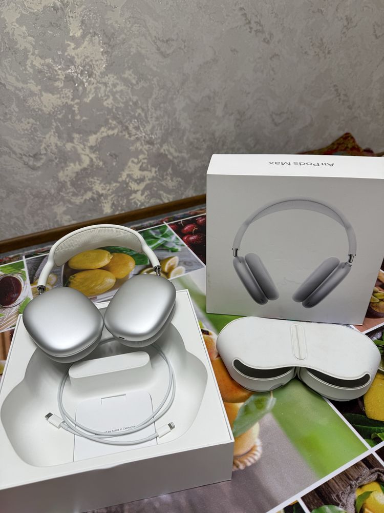 Airpods Max generation 1