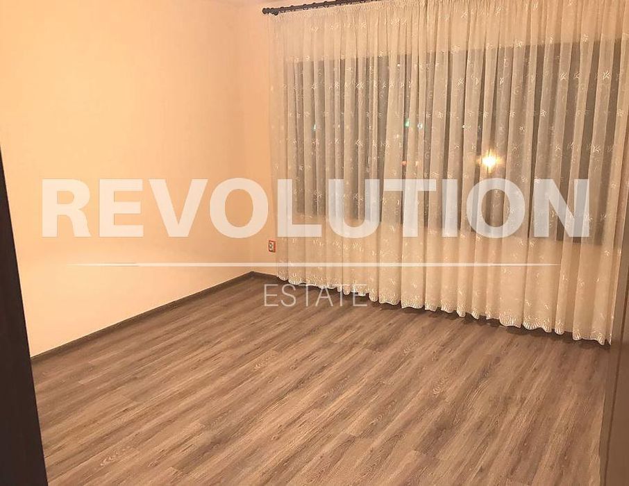 Тристаен апартамент в района на Винс!