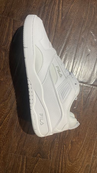 Adidasi fila Albi marimea 44 ca noi