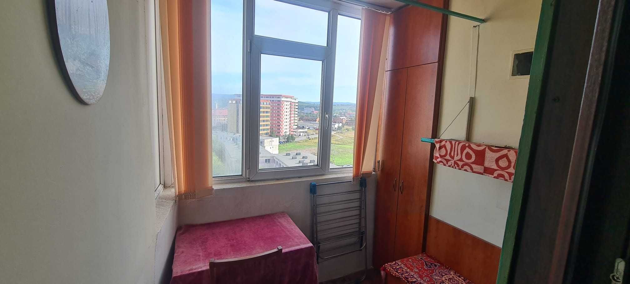 Persoana fizica vand/ schimb apart. 2 cam D, 2 balc. Podu Ros
