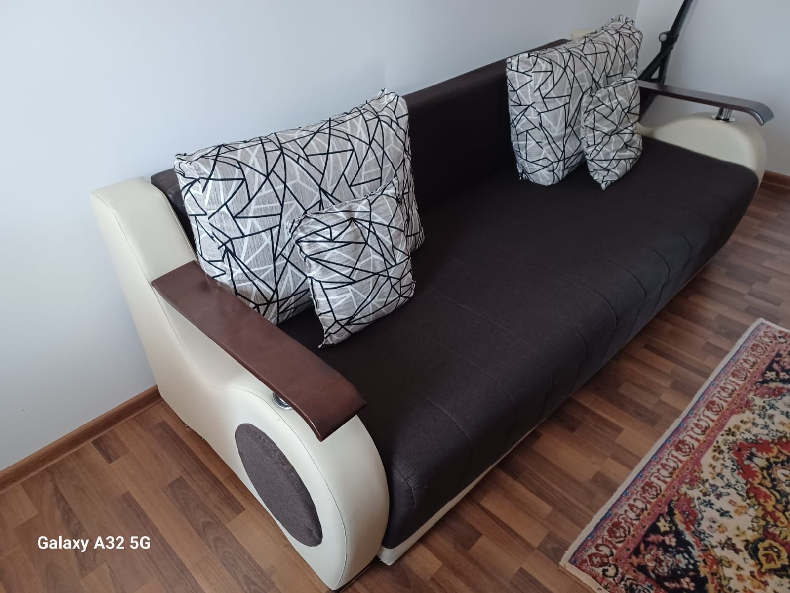 Vând Canapea extensibila