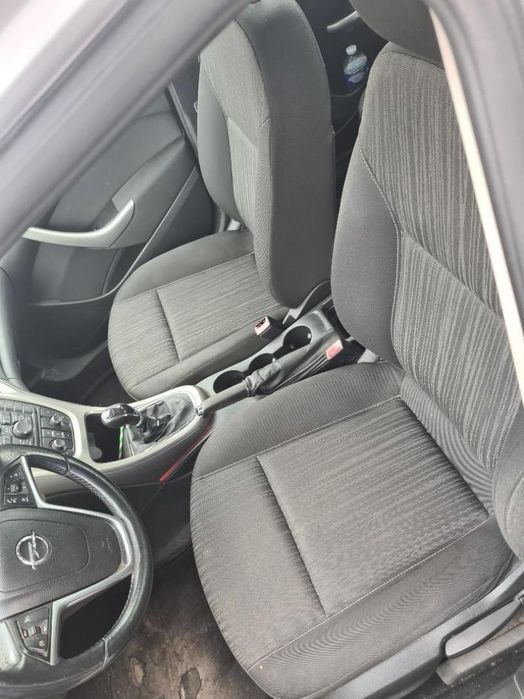 Carenaj roata stanga spate Opel Astra J