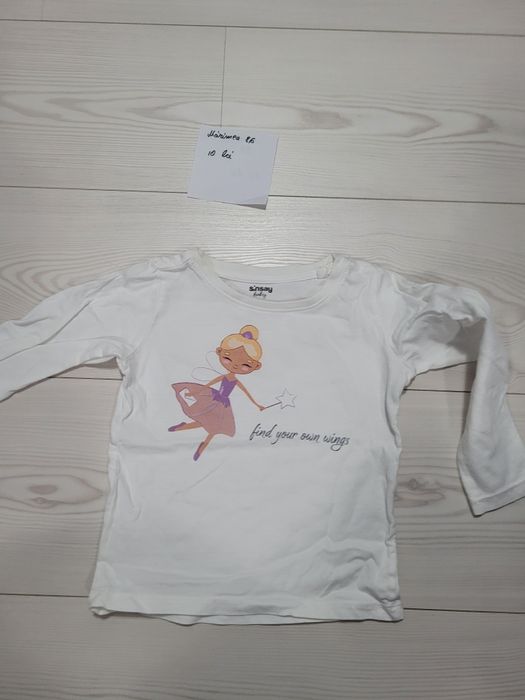 Vand haine mărimea 86,preț pe bucata
Nu asigur transport