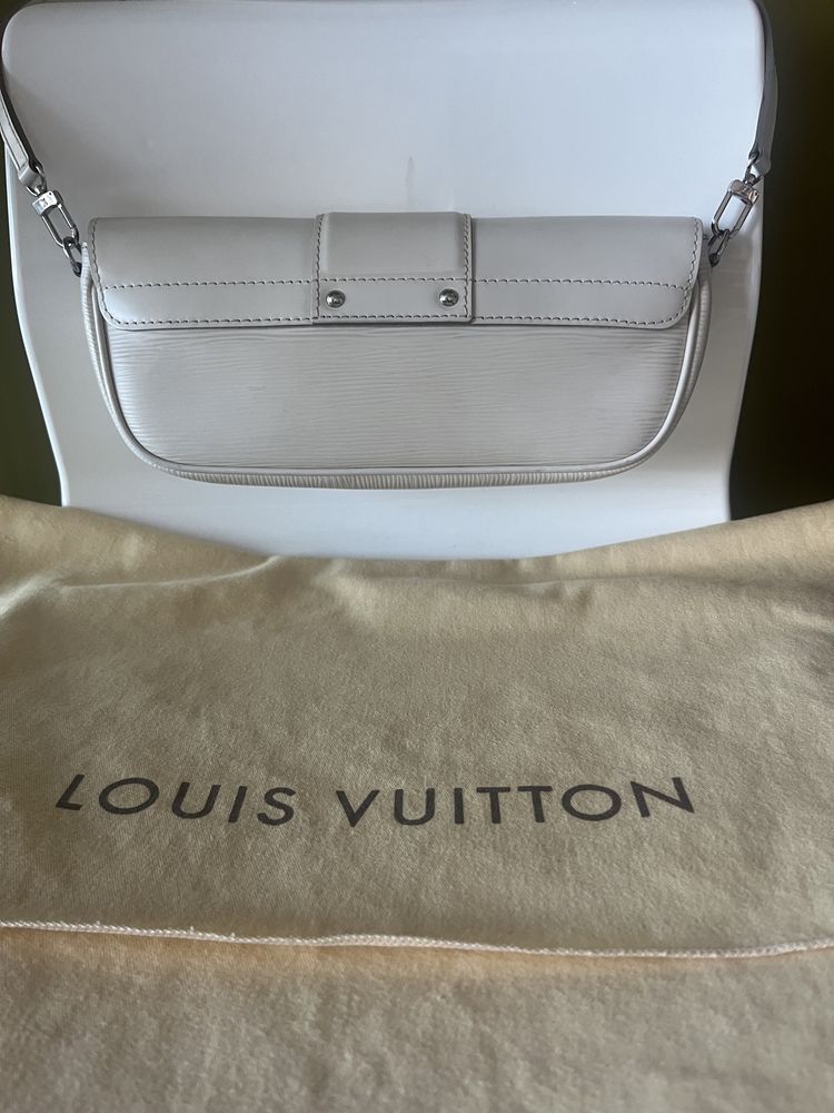 Оригинална чанта Louis Vuitton