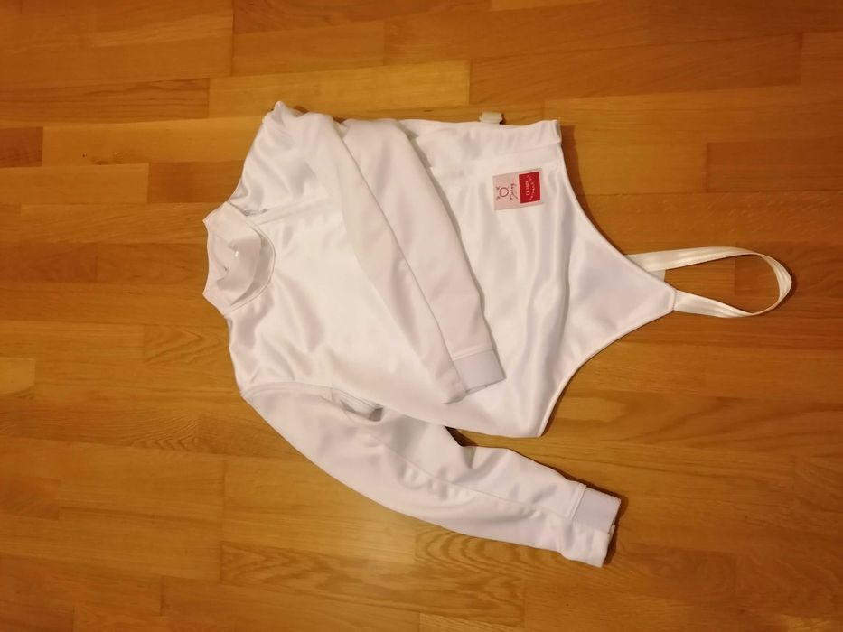 Costum pentru scrima
