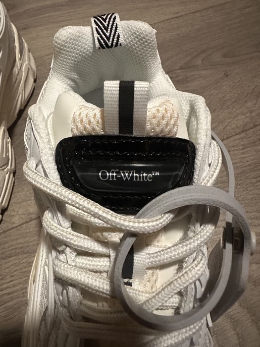 Off White