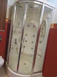 Cabină de duș cu hidromasaj.