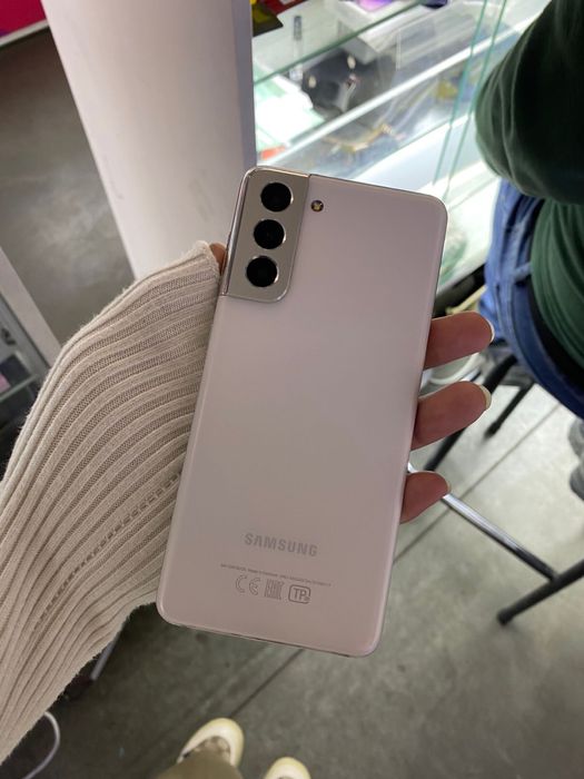 Продается Айфон 13 и S21