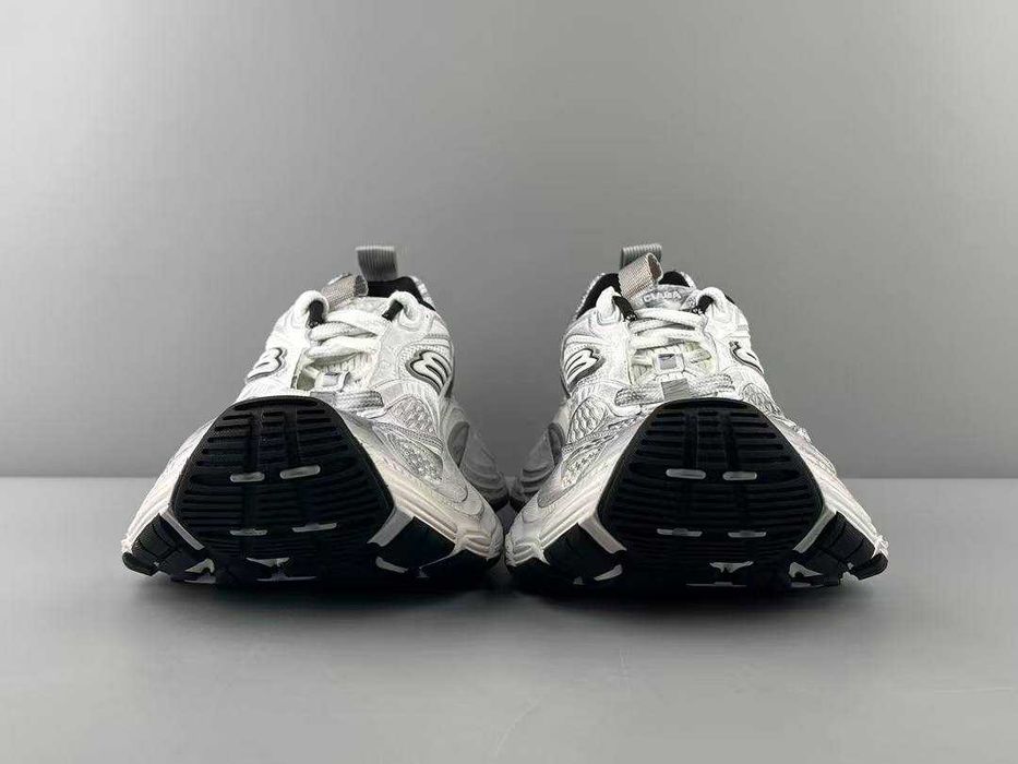 Налични Balenciaga 6XL SNEAKERS