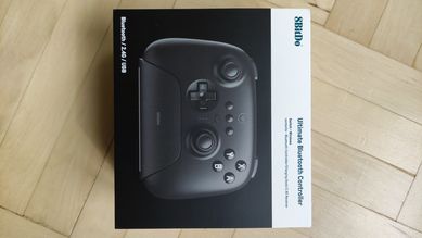 Продавам контролер 8BitDo Ultimate Bluetooth & 2.4g