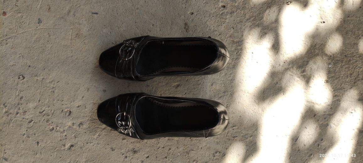 Туфли чёрные красивые 40 размер