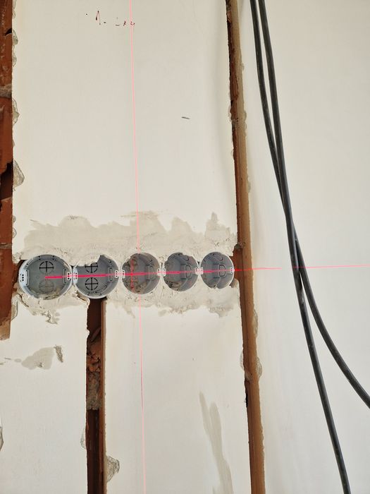 Electrician/Instalatii electrice