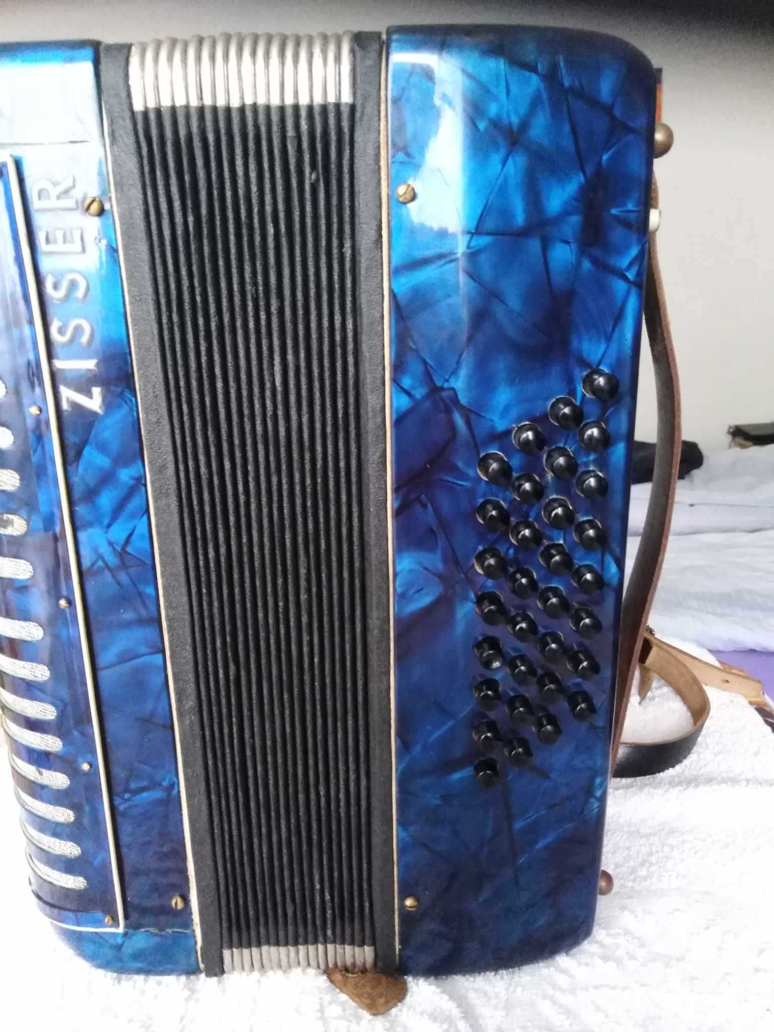 Acordeon 32 basi