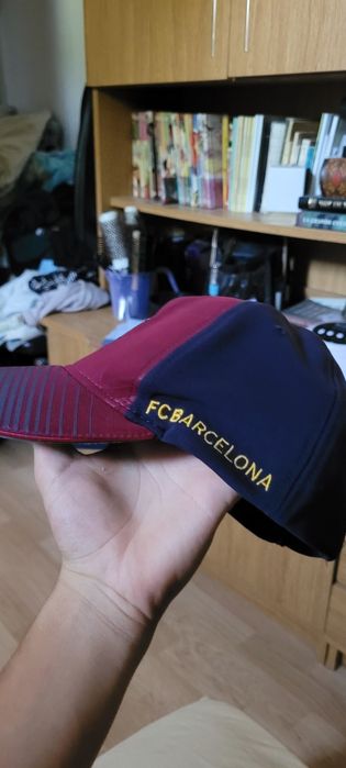 vând șapcă fc barcelona originala direct de pe site stare perfecta