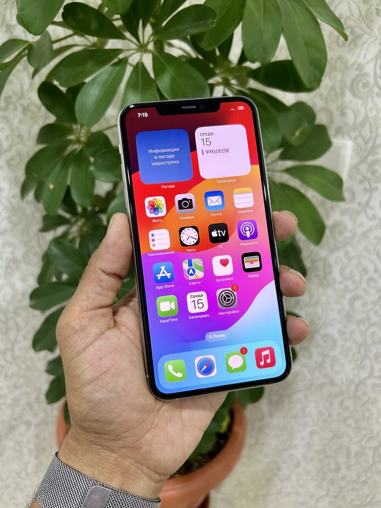 iPhone 11 Pro Max 64GB телефон в идеалном состоянии.