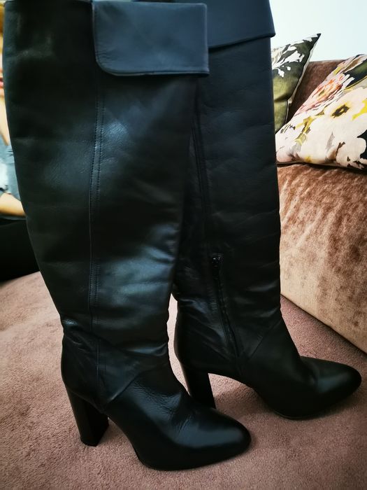 Vand cizme inalte Zara marimea 40